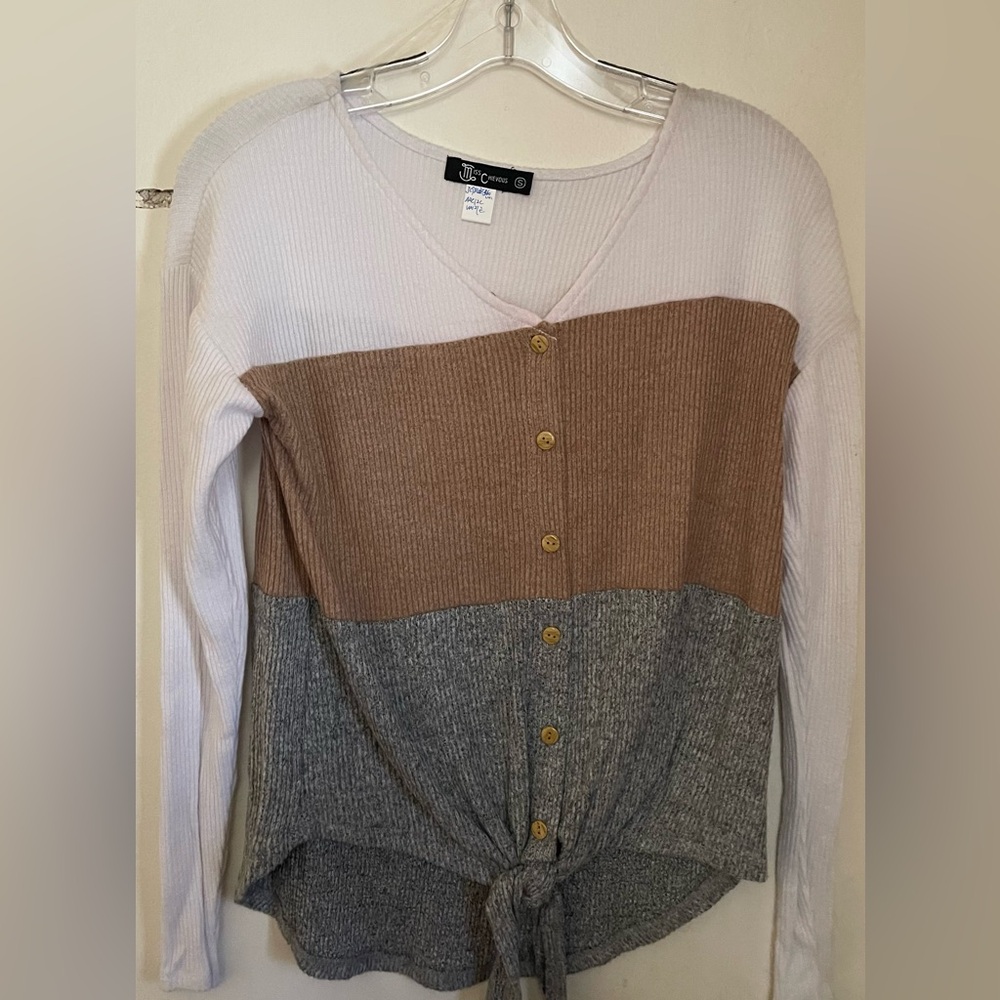 Womes long sleeve sweater shirt